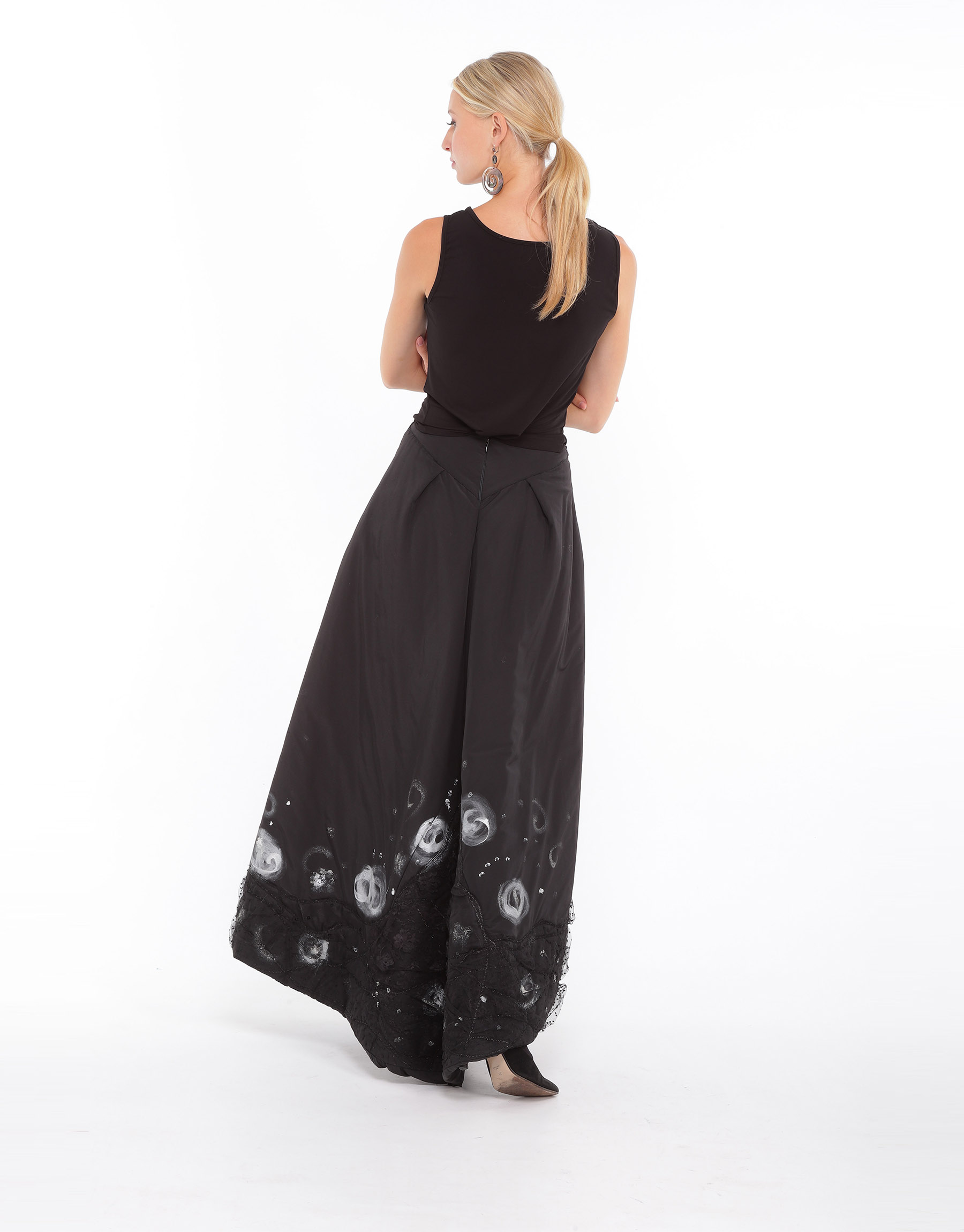 Embroidered and painted maxi skirt in black quilted taffeta